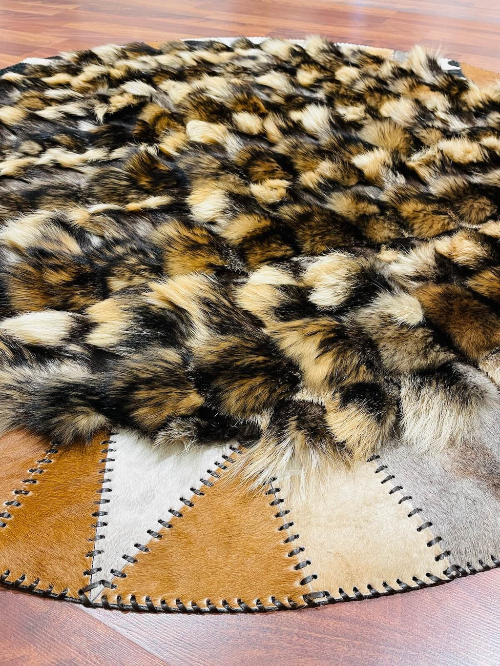 Rakun Round Original Leather Rug – 150X150 by Camel Carpet