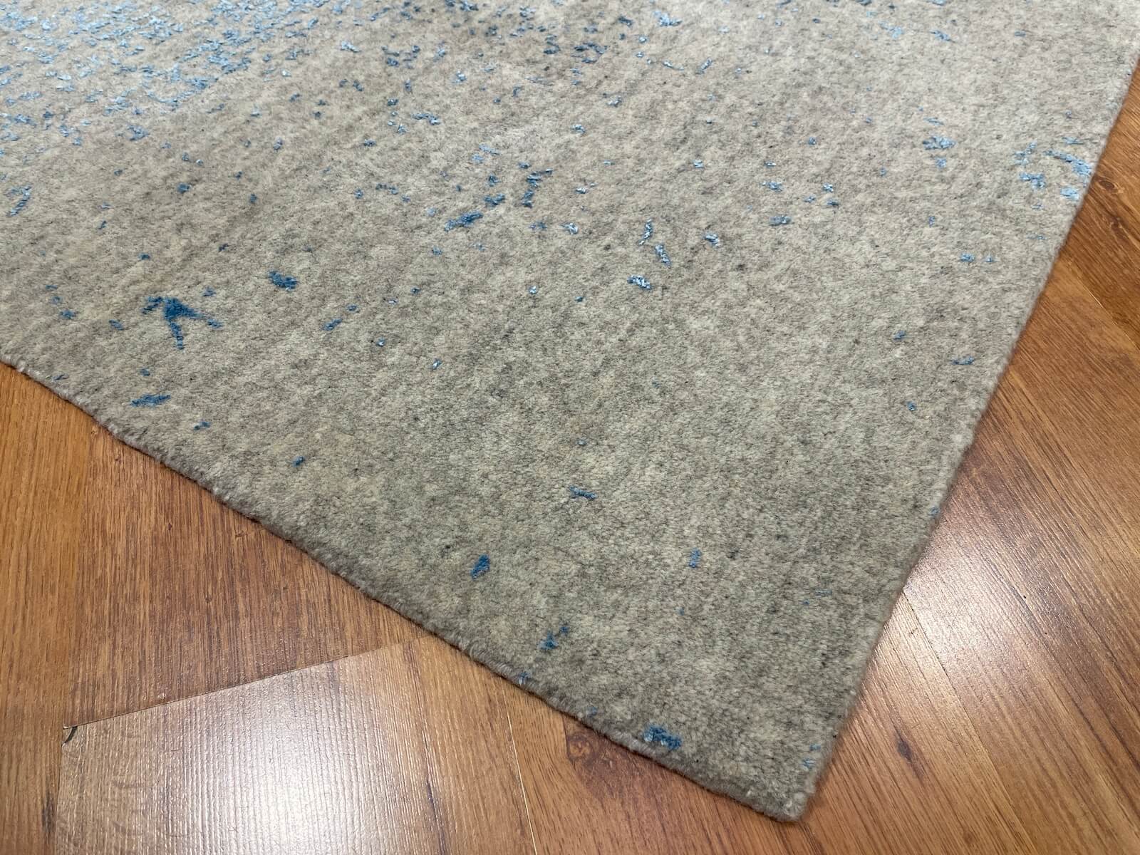 Lori Handwoven Gray Blue Wool Rug by Camel Carpet