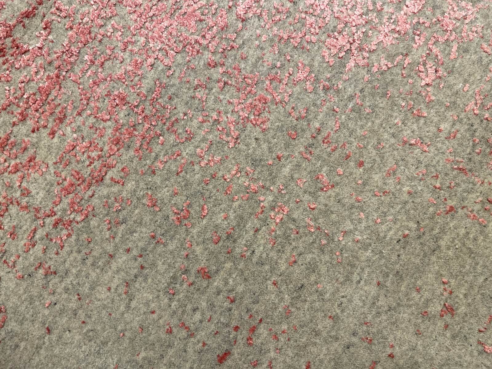 Lori Handwoven Gray Pink Wool Rug by Camel Carpet